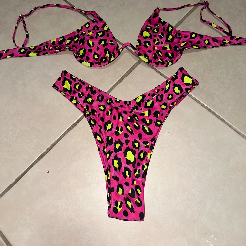 Bikini set - Picture 2 of 7
